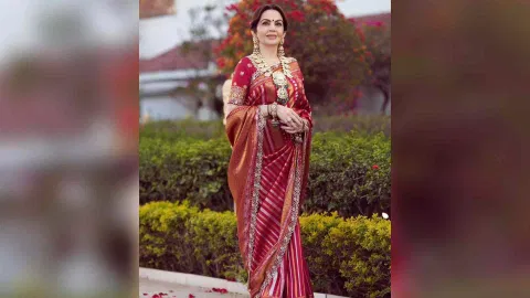 Nita Ambani (ANI)