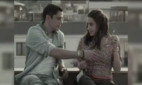 Actors Vijay Varma and Sara Ali Khan (Instagram)