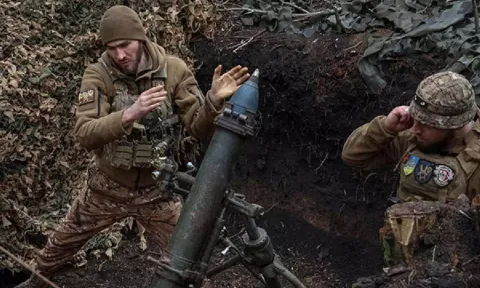 Ukrainian servicemen fire a mortar towards Russian troops at a frontline near the town of Bakhmut (ANI)