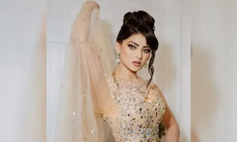  Actress Urvashi Rautela 
