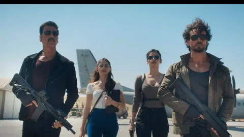 Still from Bade Miyan Chote Miyan trailer
