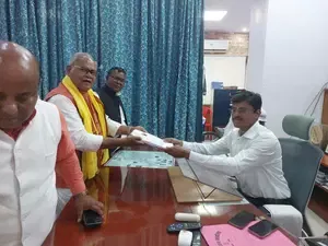 Jitan Manjhi files nomination as NDA candidate 