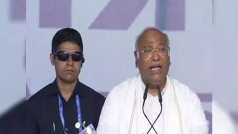 Congress President Mallikarjun Kharge (Photo/ANI)