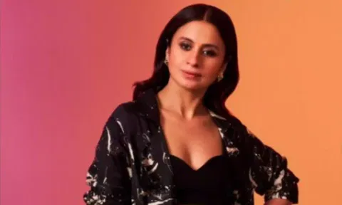  Rasika Dugal (Instagram)