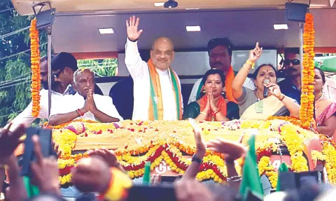 Amit Shah holds roadshow in Kanyakumari