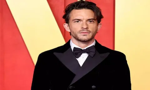 Jonathan Bailey