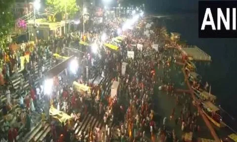 Devotees take holy dip in Saryu River on Wednesday morning (ANI) 