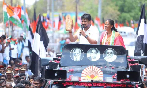Minister Udhayanidhi canvassing for Congress candidate Jothimani in Karur (file photo)