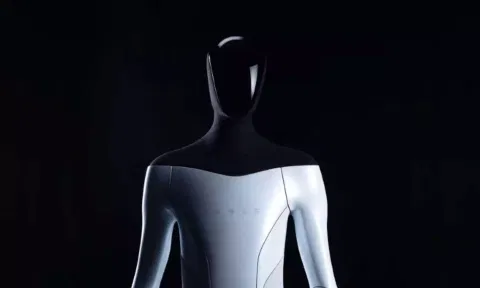 A "Tesla Bot" humanoid robot prototyp (Reuters)