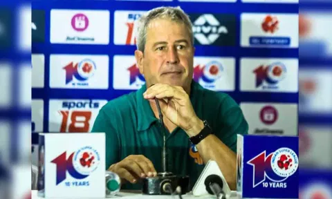 FC Goa coach Manolo Marquez (ISL) 