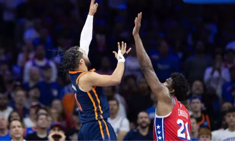  Philadelphia, Pennsylvania, USA; New York Knicks guard Jalen Brunson (11) shoots the ball against Philadelphia (Reuters)