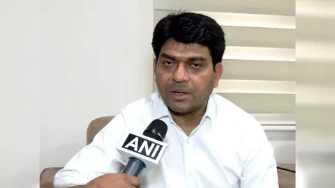 Mahabubnagar Returning Officer Ravi Gugulothu (Photo/ANI)