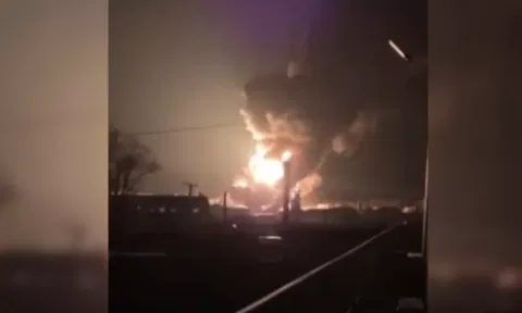 Multiple fires erupt in Ukraine's Kharkiv after overnight Russian attacks (IANS)