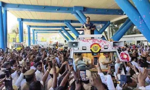  Premalatha Vijayakanth's rally with the Padma Bhushan award 