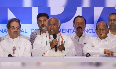  Mallikarjun Kharge with Sharad Pawar and Uddhav Thackeray during an INDIA alliance press conference, in Mumbai (PTI)