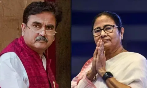  Abhijit Gangopadhyay and Mamata Banerjee (PTI)