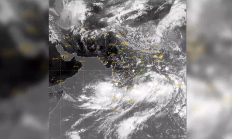 Cyclone Remal forming in the Bay of Bengal. (Photo: IMD website)