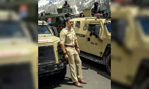 Ajay Devgn on the sets of 'Singham Again' (Instagram/ @itsrohitshetty)