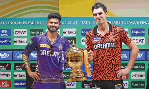 Shreyas Iyer and Pat Cummins pose with the IPL 2024 trophy (Photo: Justin George)