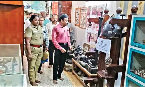 SP R Sivakumar inspecting the museum in Sri Ranganathaswamy temple, Srirangam