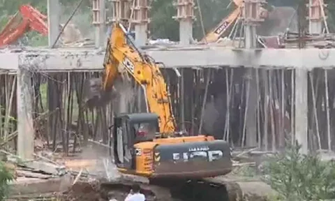 YSRCP's central office, which was under construction in Tadepalli, Guntur district (IANS)