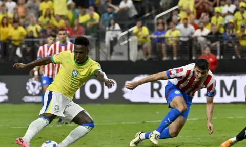 Vinícius Júnior during the match (AP) 