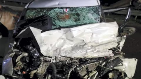 Mangled remains of a car lies on the road after an accident on the Mumbai-Nagpur Expressway (Photo: PTI)