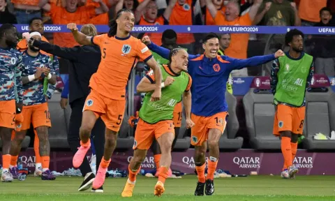 Netherlands players are elated after beating Turkey 