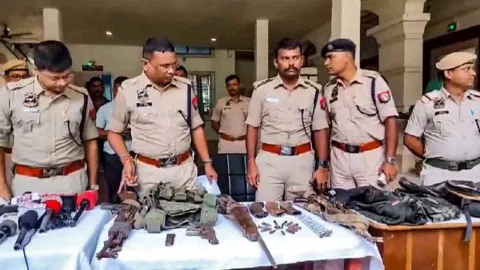 Ammunition recovered after the encounter (Photo/PTI)