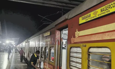 Antyodaya Express (Photo: Daily Thanthi)