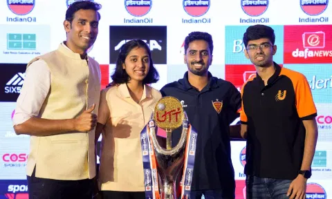  (L-R) Table Tennis players Sharath Kamal, Yashaswini Ghorpade, Sathiyan Gnanasekaran and Manav Thakkar pose with the championship trophy during the Ultimate Table Tennis 2024 Player (PTI)