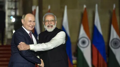 Prime Minister Narendra Modi with Russian President Vladimir Putin (PTI)