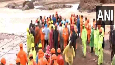 Indian Army personnel involved in the rescue operation (Photo/ANI)