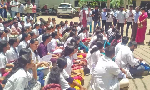 Trainee doctors at Coimbatore Medical College stage protest after youth misbehaves