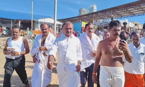 MoS L Murugan at Arulmigu Subramania Swamy Temple in Tiruchendur on Tuesday 