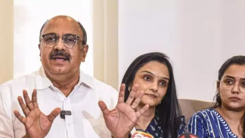 Siddique with actors Jomol and Ananya (PTI)
