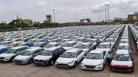 Bunch of scrapped old vehicles (PTI)