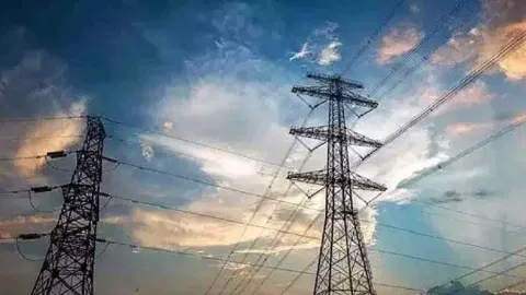 Transmission tower 