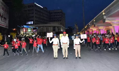 Chennai Traffic Police conducts flash mobs on Zero Accident Day