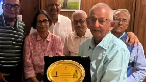 Felicitating Ashok Viswanathan on his Hole in One. (From left) P Vinay Kumar, the columnist, Major Dr Raghavan, Jayanand Govindaraj and VK Narendra