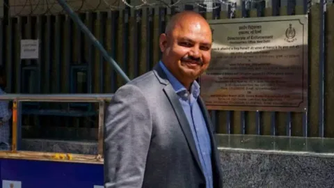  Bibhav Kumar (PTI)