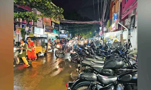 Haphazard parking of two-wheelers at Tambaram market