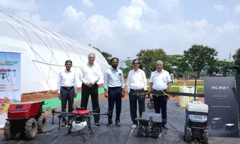 (L-R) Dr. Amit Rastogi, EVP & Chief Technology Officer; Amir Alvi, Chief Operating Officer; G. Babu, Vice President & Head of Retail Business; S. Sankarasubramanian, Managing Director & Chief Executive Officer; Madhab Adhikari, VP & Head– Sales & Marketing (Fert & SSP)