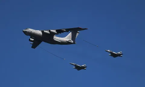  Mirage 2000s and an IL78 during the air show in Chennai (Photo: Hemanathan.M)