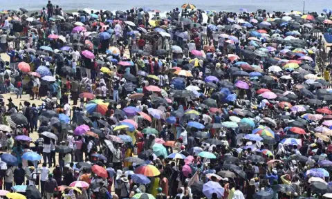People gathered at Marina Beach to witness the air show 