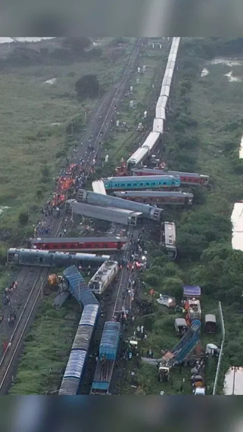 Bagmati Express Collision: Heard train's screeching noise, rushed out to help, say Villagers