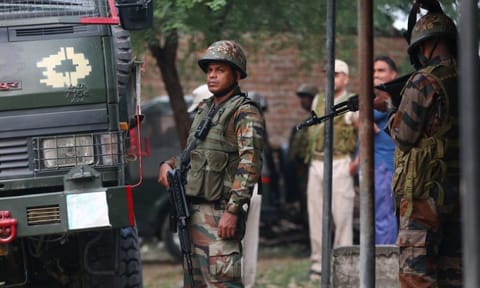 Security forces launched a cordon and search operation in the Khanyar area of the city (PTI) 