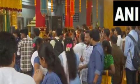 Devotees at Vadapalani Murugan Temple (ANI) 