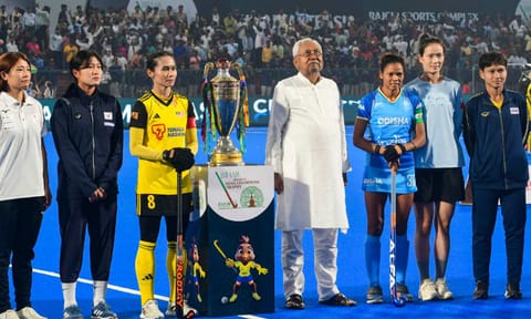 Bihar CM Nitish Kumar with Indian captain Salima Tete and Malaysian captain Juliani Din before the start of the Women's Asian Champions Trophy 2024 hockey (PTI) 