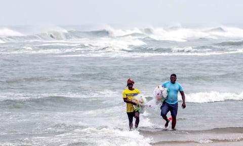 Some shore fishing by folks at Pattinapakkam (Photo: Justin George)